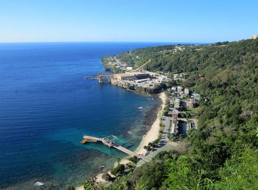File:Flying Fish Cove at Christmas Island.jpg - Wikipedia