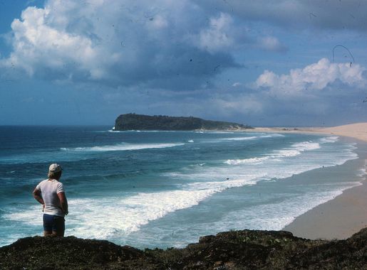 File:Indian Head from Middle Rocks Fraser Island Queensland August 1986 IMG  0019.jpg - Wikipedia