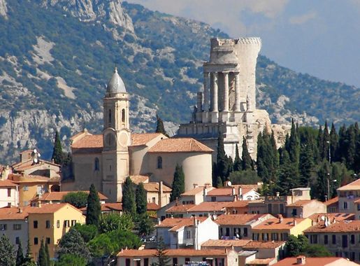 File:La Turbie BW 1.JPG - Wikipedia