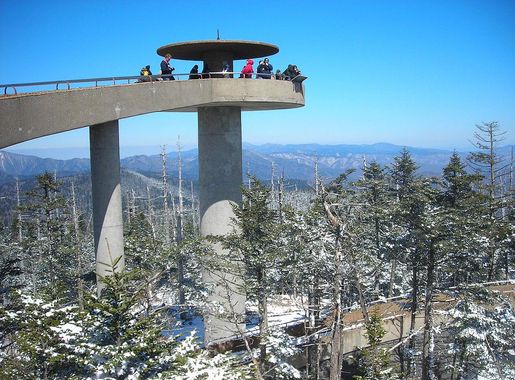 File:Clingman's Dome Tower on a Sunny, Snowy Day.JPG - Wikimedia Commons