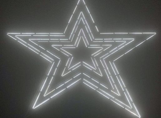 File:The Roanoke Star on a Foggy Night.jpg - Wikimedia Commons