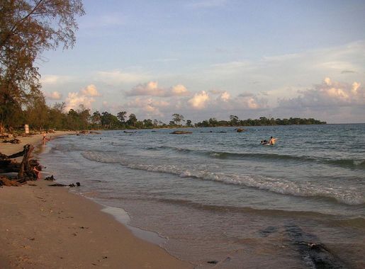 File:Independence Beach (Sihanoukville).jpg - Wikimedia Commons