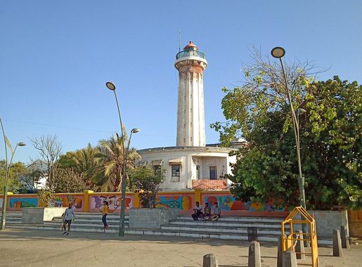 File:Old lighthouse, Pondicherry.jpg - Wikimedia Commons