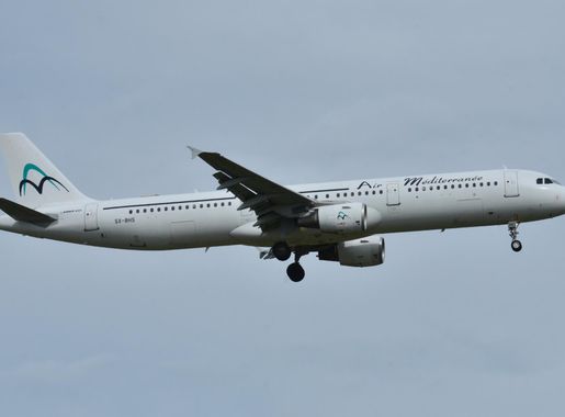 File:Airbus A321-100 Hermes Airlines (HRM) Air Méditerranée SX-BHS - MSN  642 (10297421475).jpg - Wikipedia