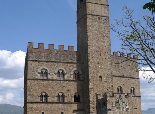 File:Poppi - Castello dei Conti Giudi.JPG - Wikimedia Commons
