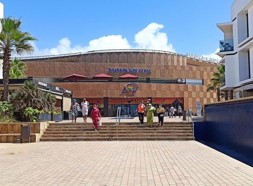 File:AnfaPlace Mall façade arrière.jpg - Wikimedia Commons