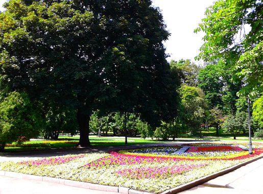 File:(78) SHEVCHENKO PARK IN CITY OF KHARKIV STATE OF UKRAINE PHOTOGRAPH BY  VIKTOR O LEDENYOV 20160621.jpg - Wikimedia Commons