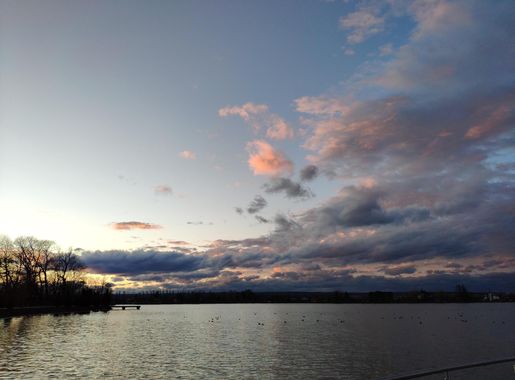 Файл:City lake, evening. Ivano-Frankivsk.jpg — Вікіпедія