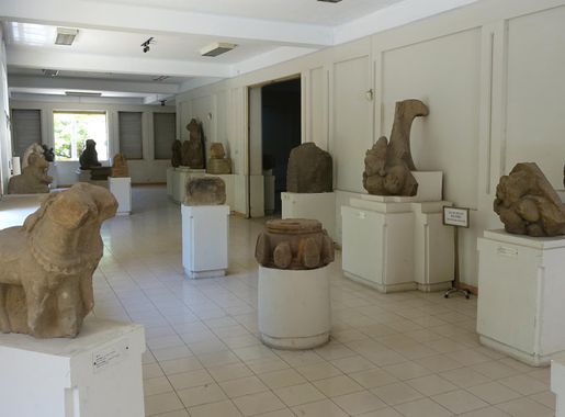 Tập tin:Interior view - Museum of Cham Sculpture - Danang, Vietnam -  DSC01931.JPG – Wikipedia tiếng Việt