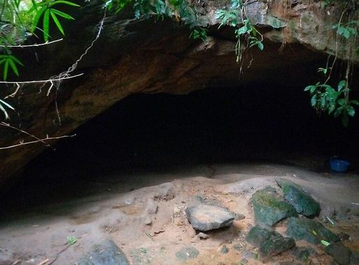 File:Pics from Ogbunike Cave in Anambra state Nigeria 03.jpg - Wikimedia  Commons