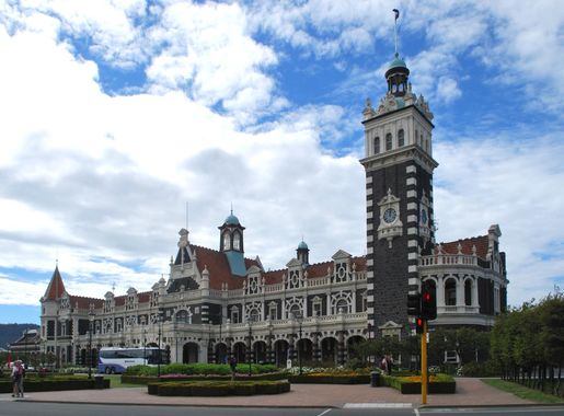 File:Dunedin Railway Station 001.JPG - Wikimedia Commons