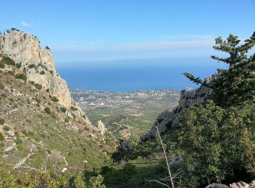 File:Saint Hilarion Castle, Northern Cyprus - panoramio (9).jpg - Wikimedia  Commons