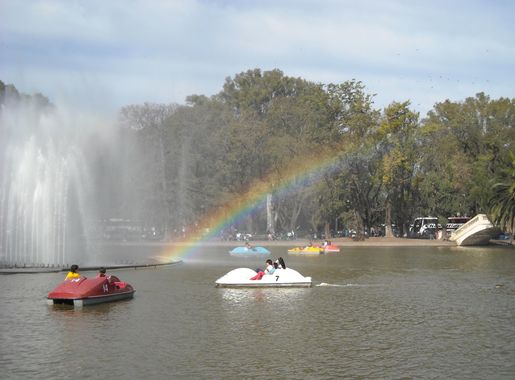Archivo:Lago del Parque Independencia - Rosario.jpg - Wikipedia, la  enciclopedia libre