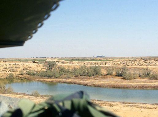 ملف:A refueling stop, off the highway, near Al Kut, Iraq, during Operation  IRAQI FREEDOM - DPLA - 2a5d45896ca1cbf19bc9d11f7329bf59.jpeg - ويكيبيديا
