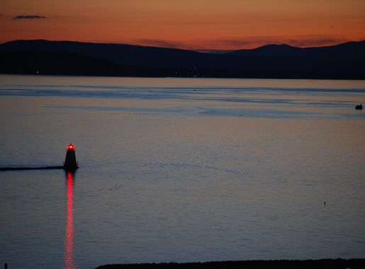 File:Sunset on Lake Champlain from Burlington, VT.JPG - Wikimedia Commons