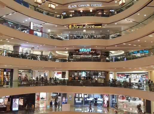 Berkas:Tunjungan Plaza 3 in Surabaya.jpg - Wikipedia bahasa Indonesia,  ensiklopedia bebas