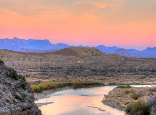 File:Gfp-texas-big-bend-national-park-flowing-into-the-sunset.jpg -  Wikimedia Commons