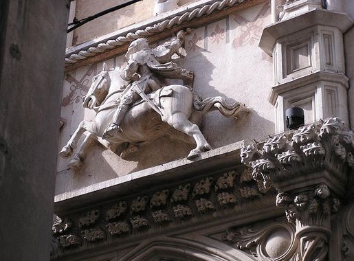 File:Giorgio Da Sebenico - stemma civico - Loggia dei Mercanti - Ancona.JPG  - Wikimedia Commons