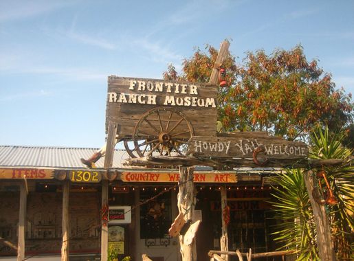 File:Frontier Ranch Museum in Zapata, TX IMG 2040.JPG - Wikimedia Commons