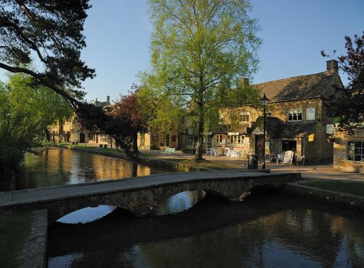 File:Bourton on the Water.jpg - Wikimedia Commons