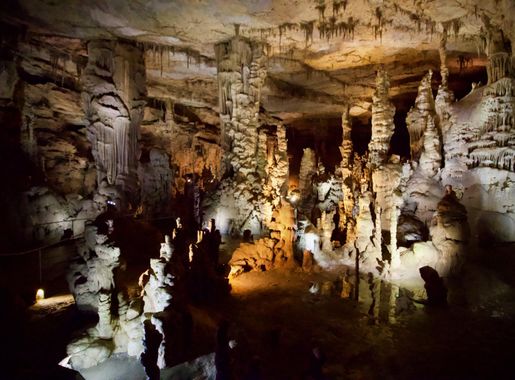File:Cathedral Cavern 2019.png - Wikimedia Commons