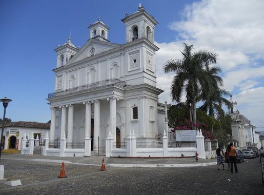 Archivo:Iglesia Santa Lucía de Suchitoto.JPG - Wikipedia, la enciclopedia  libre