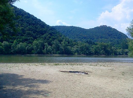 File:Szentendrei-Duna, Kisoroszi, Hungary - panoramio (8).jpg - Wikimedia  Commons