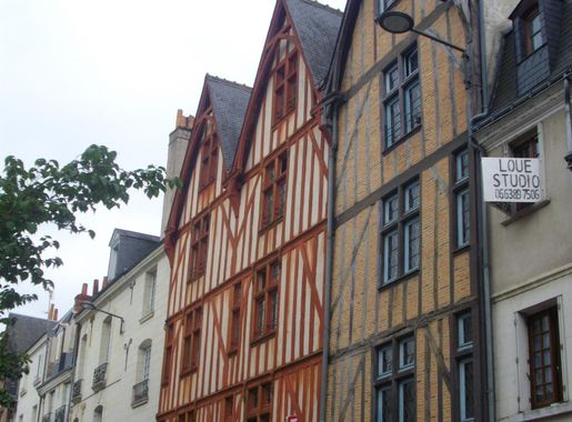 File:Tours - 23 à 27 rue Colbert.jpg - Wikimedia Commons