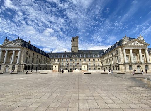 File:Palais des ducs et des états de Bourgogne Dijon.jpg - Wikimedia Commons