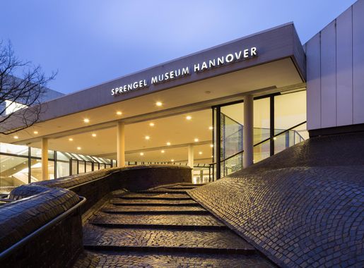 File:Sprengel Museum Hannover entrance Kurt-Schwitters-Platz Suedstadt Hannover  Germany 02.jpg - Wikimedia Commons