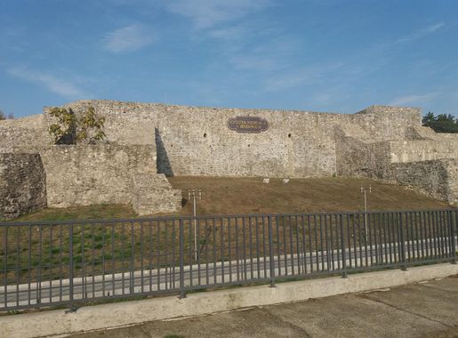 File:Cetatea Medievală a Severinului.jpg - Wikimedia Commons