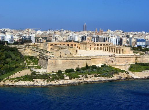 File:Fort Manoel - View from Valletta.JPG - Wikimedia Commons