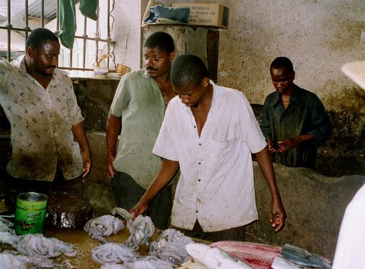Fayil:Fishseller1-zanzibar-kmf.jpg - Wikipedia