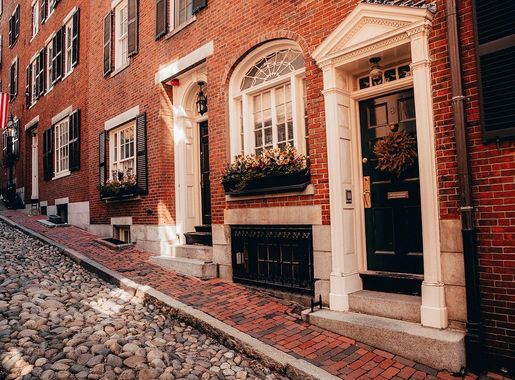 File:Acorn Street Boston, Massachusetts.jpg - Wikimedia Commons