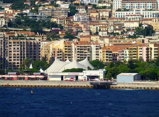 File:Monaco – Heliport vor dem Cirque de Monte-Carlo - panoramio.jpg -  Wikimedia Commons