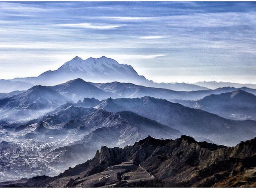 File:Illimani, Muela del diablo y Zona Sur de La Paz.jpg - Wikimedia Commons