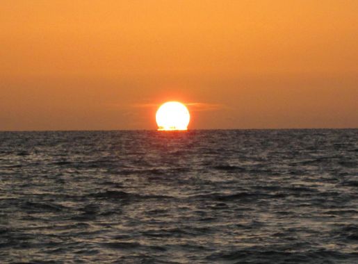 File:Sunset, Pass-a-Grille Beach, St. Pete Beach.jpg - Wikimedia Commons