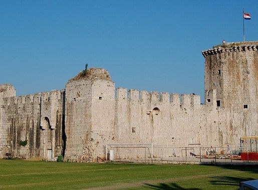 File:Kamerlengo Trogir.jpg - Wikimedia Commons