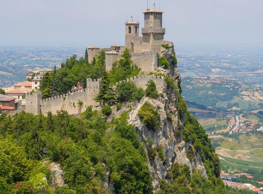 File:Fortress of Guaita - First Tower (San Marino).jpg - Wikipedia