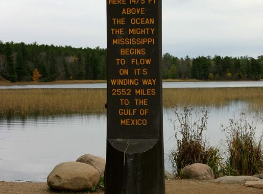 File:Mississippi River origin monument.jpg - Wikimedia Commons