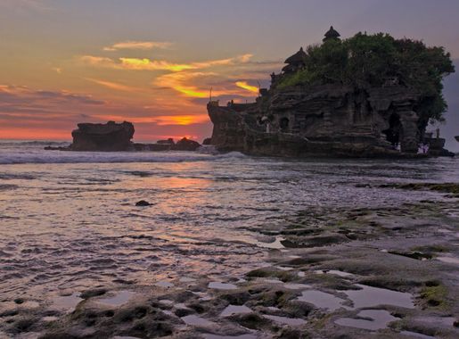 File:Sunset At Tanah Lot Temple (185263897).jpeg - Wikimedia Commons