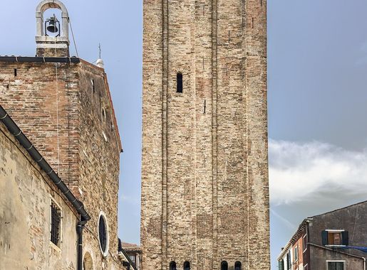 File:Church tower of San Giacomo dall'Orio (Venice).jpg - Wikimedia Commons