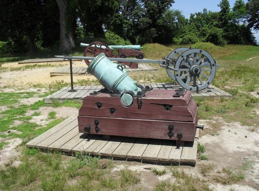 File:Revolutionary War artillery on display at Yorktown Battlefield image  4.jpg - Wikimedia Commons