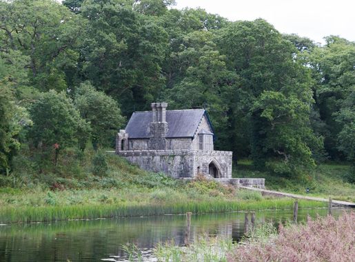 File:Crom Castle Estate Boat House 2018 08 30.jpg - Wikimedia Commons