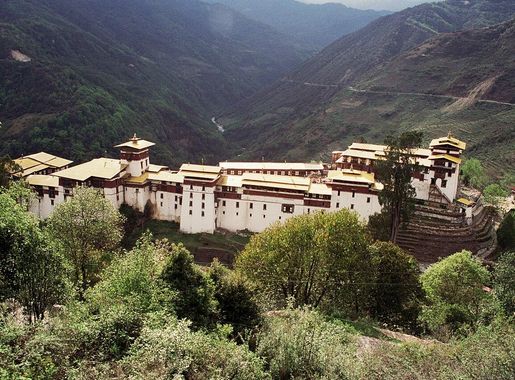 File:TrongsaDzong.jpg - Wikipedia