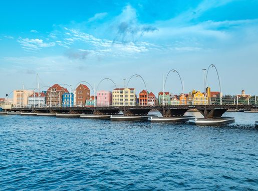 Datei:Willemstad Curacao Queen Emma Brücke (36653920046).jpg – Wikipedia