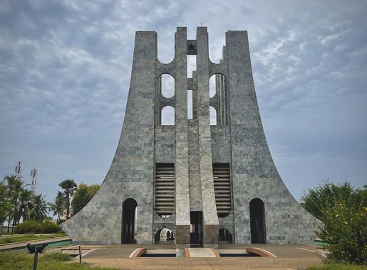 Няйф:Kwame Nkrumah Mausoleum Memorial Park.jpg — Википедиесь
