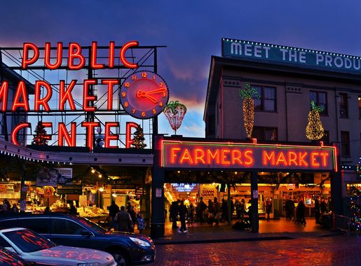 File:Pike Place Market Entrance.JPG - Wikimedia Commons