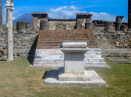 File:Temple of Apollo (Pompeii) (01).jpg - Wikimedia Commons