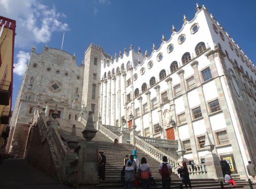 File:Edificio Central de la Universidad de Guanajuato - Día.jpg - Wikipedia